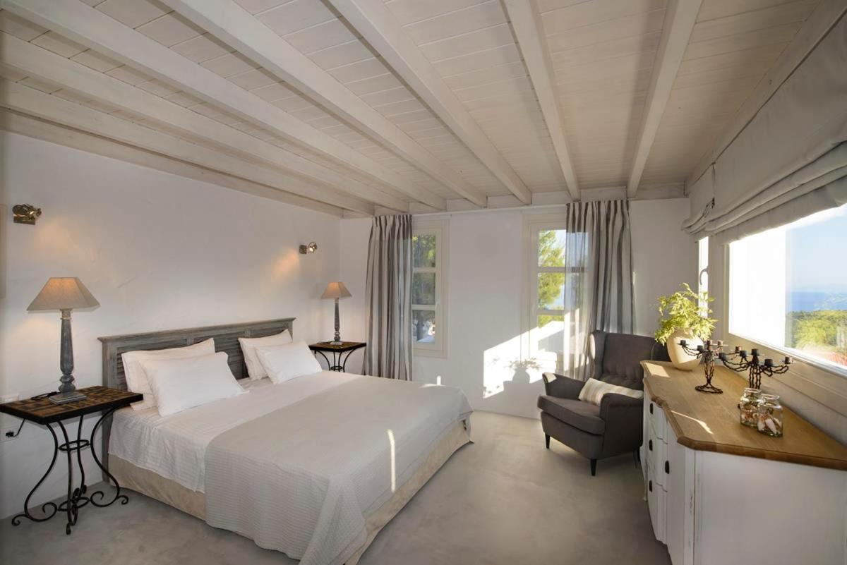 Anemolia Villas With Private Pools Near The Most Beautiful Beaches Of Alonissos Isomata エクステリア 写真