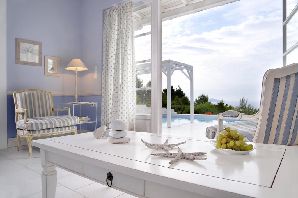 Anemolia Villas With Private Pools Near The Most Beautiful Beaches Of Alonissos Isomata エクステリア 写真
