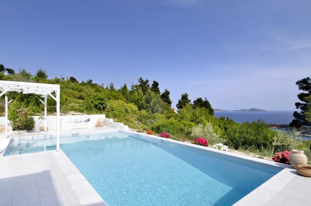 Anemolia Villas With Private Pools Near The Most Beautiful Beaches Of Alonissos Isomata エクステリア 写真