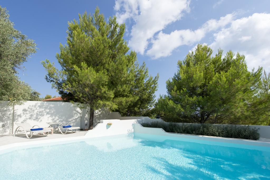 Anemolia Villas With Private Pools Near The Most Beautiful Beaches Of Alonissos Isomata エクステリア 写真